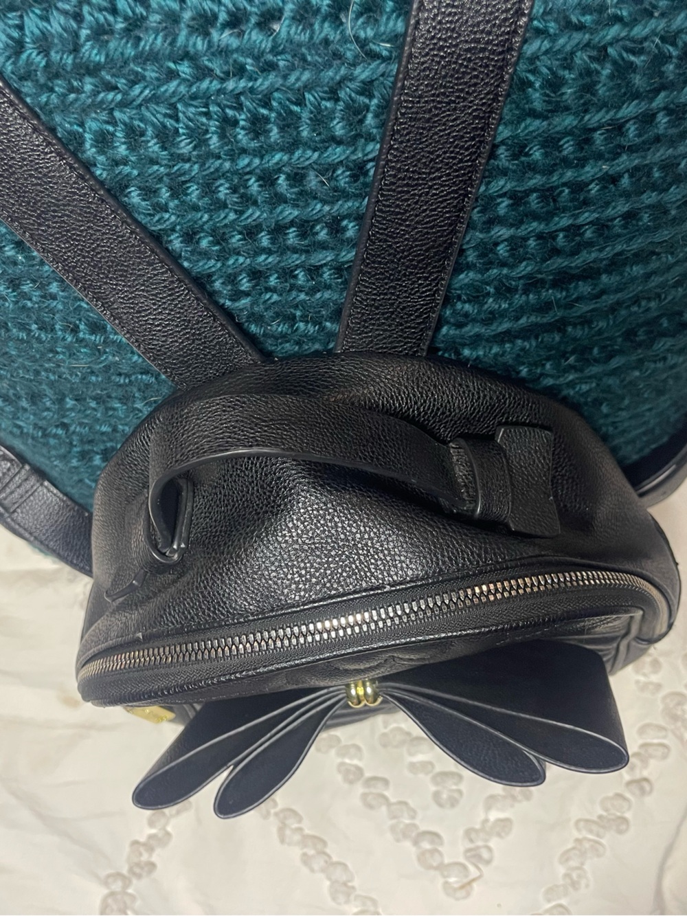 Betsey Johnson Black Quilted Heart Bow Mini Backpack Purse - Picture 4 of 14